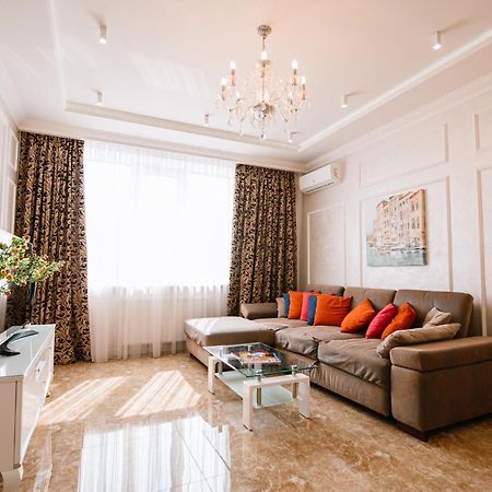Luxury For Business & Pleasure Royal 2 Apartment Киев Екстериор снимка