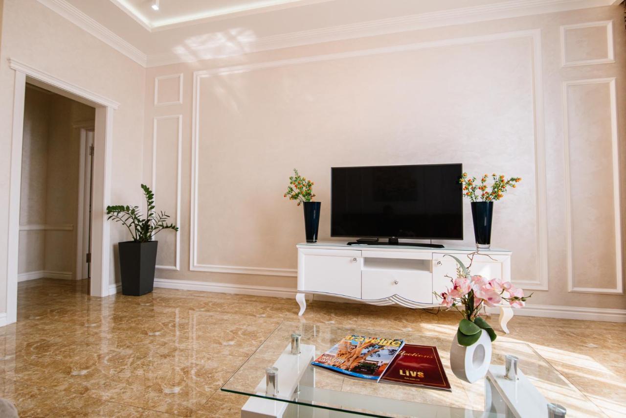 Luxury For Business & Pleasure Royal 2 Apartment Киев Екстериор снимка